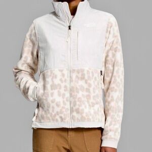 The North Face Leopard Print Denali jacket-size Medium-like new